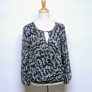 Vince Camuto Gray Black Lightweight Long Sleeve Blouse Top Sz S NWT